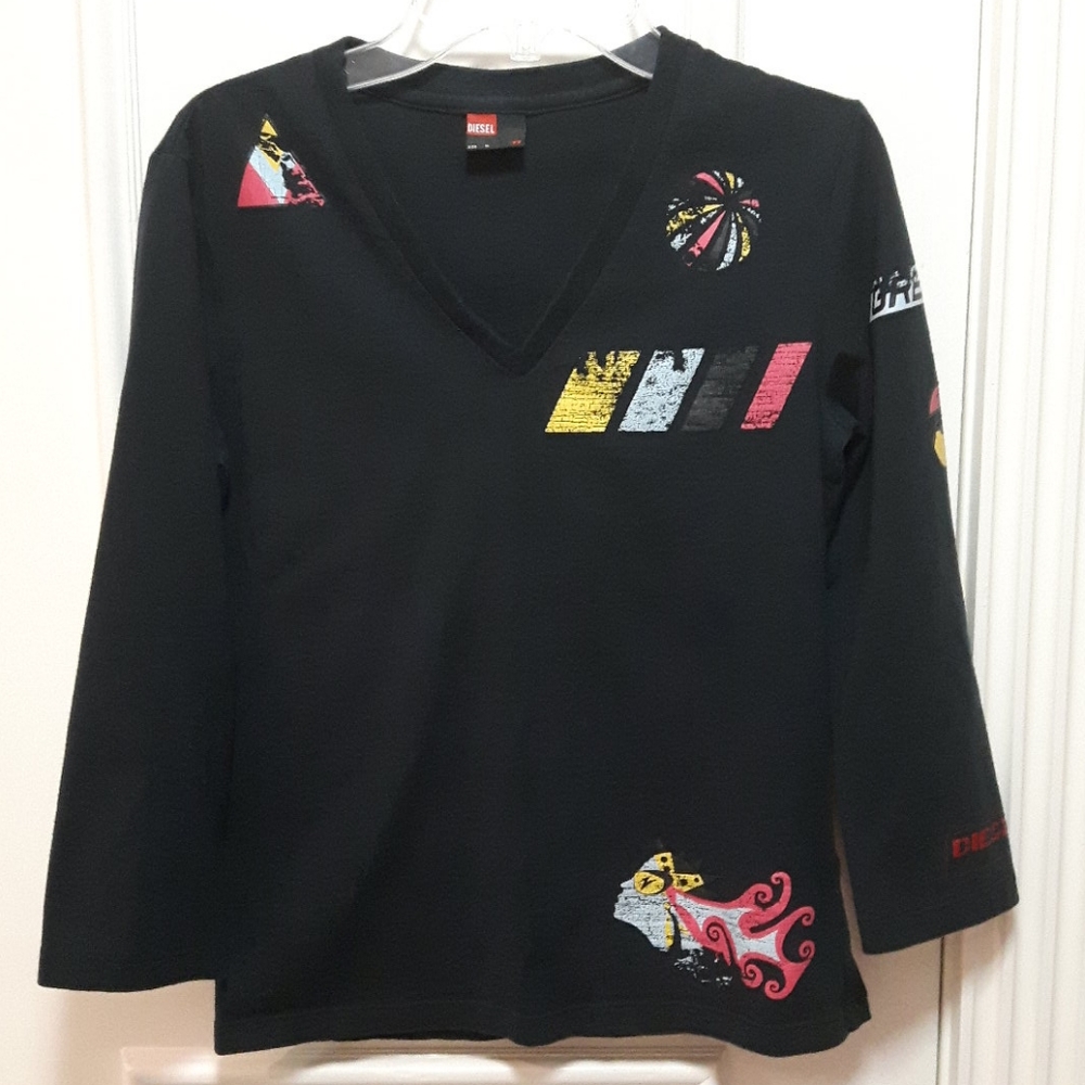 🛍️ Diesel v neck t shirt